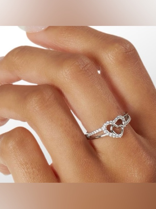 Jewelry - 10K White Gold Heart Ring, Size 6.5